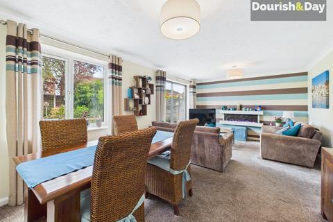 20 Camrose Gardens, Pendeford, Wolverhampton, WV9 5RN