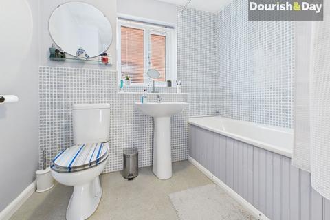 20 Camrose Gardens, Pendeford, Wolverhampton, WV9 5RN