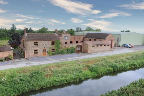 Farm for sale, Sandtoft Road, Doncaster DN9