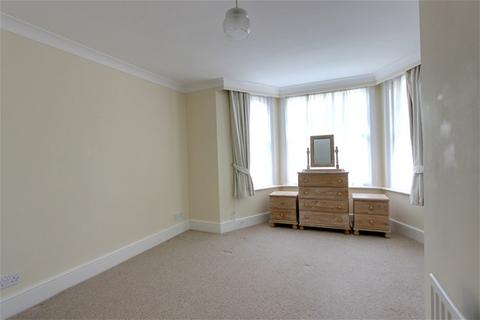 3 bedroom flat for sale, Windsor Court, Platts Lane, Hampstead