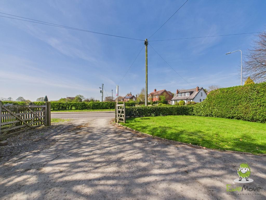 Front garden and drive Charlotte Thomasson Ewemove