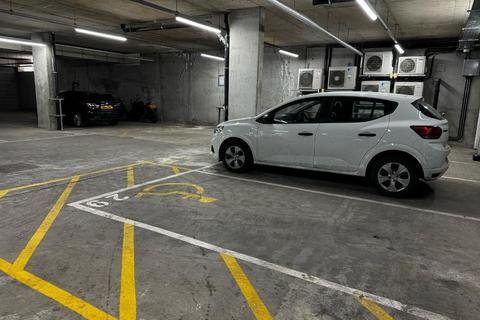 Parking to rent, Water Gardens Square, London, SE16 6RN