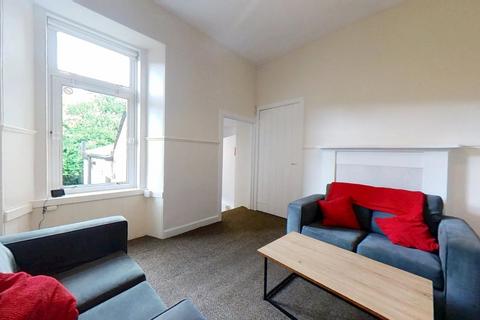 4 bedroom flat to rent, Wallace Street, Stirling, FK8
