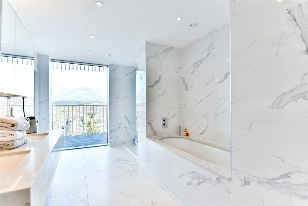 Main En Suite