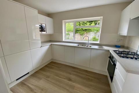 undefined, Holland Gardens, Fleet GU51
