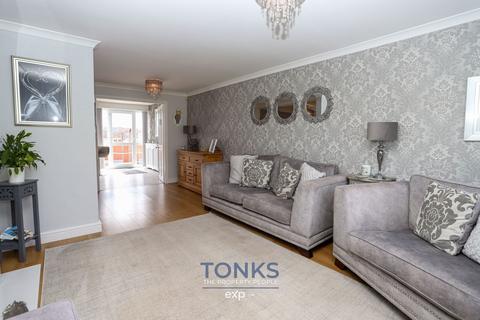 21 Bittern Walk, Brierley Hill, DY5 2PX