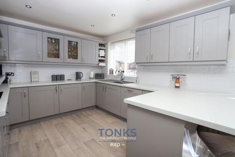 21 Bittern Walk, Brierley Hill, DY5 2PX