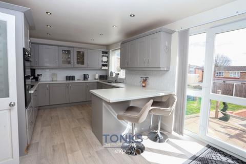 21 Bittern Walk, Brierley Hill, DY5 2PX