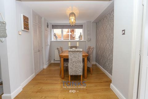21 Bittern Walk, Brierley Hill, DY5 2PX