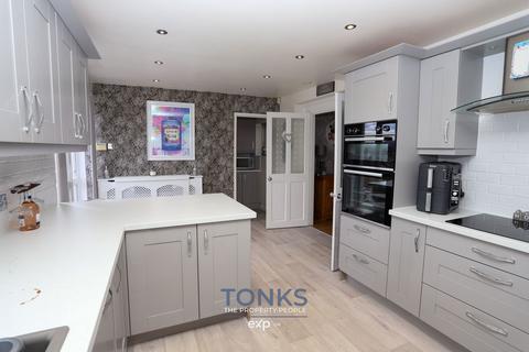 21 Bittern Walk, Brierley Hill, DY5 2PX