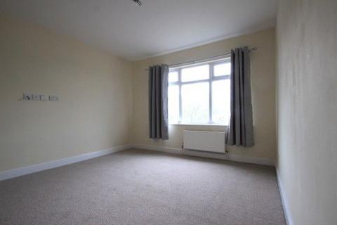 3 bedroom semi-detached house to rent, Badger Avenue, Crewe