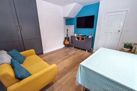 3 bedroom semi-detached house for sale, Kenilworth Road, Leeds