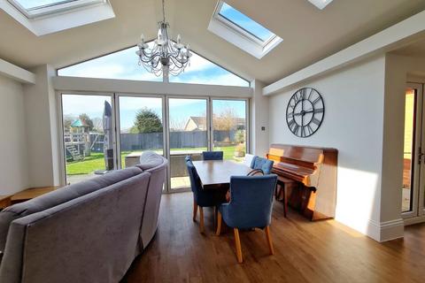 8 bedroom house share to rent, Higham Road, Rushden