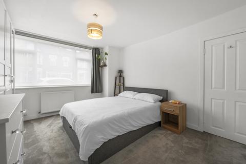 46b Adela Avenue, New Malden, KT3 6LD