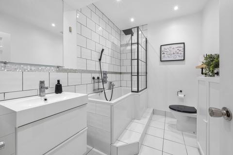 46b Adela Avenue, New Malden, KT3 6LD