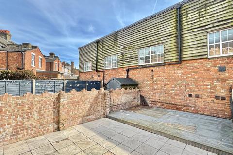 20 Russell Road, Folkestone, CT19 5RJ