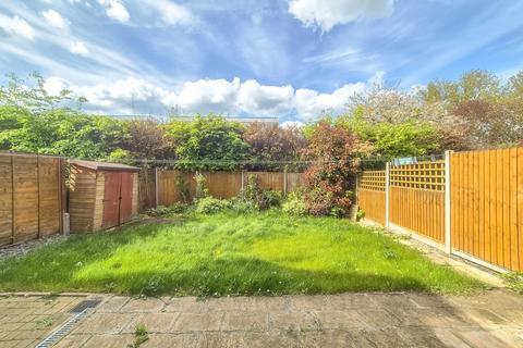 4 bedroom semi-detached house to rent, Tanyard Place, Essex CM20