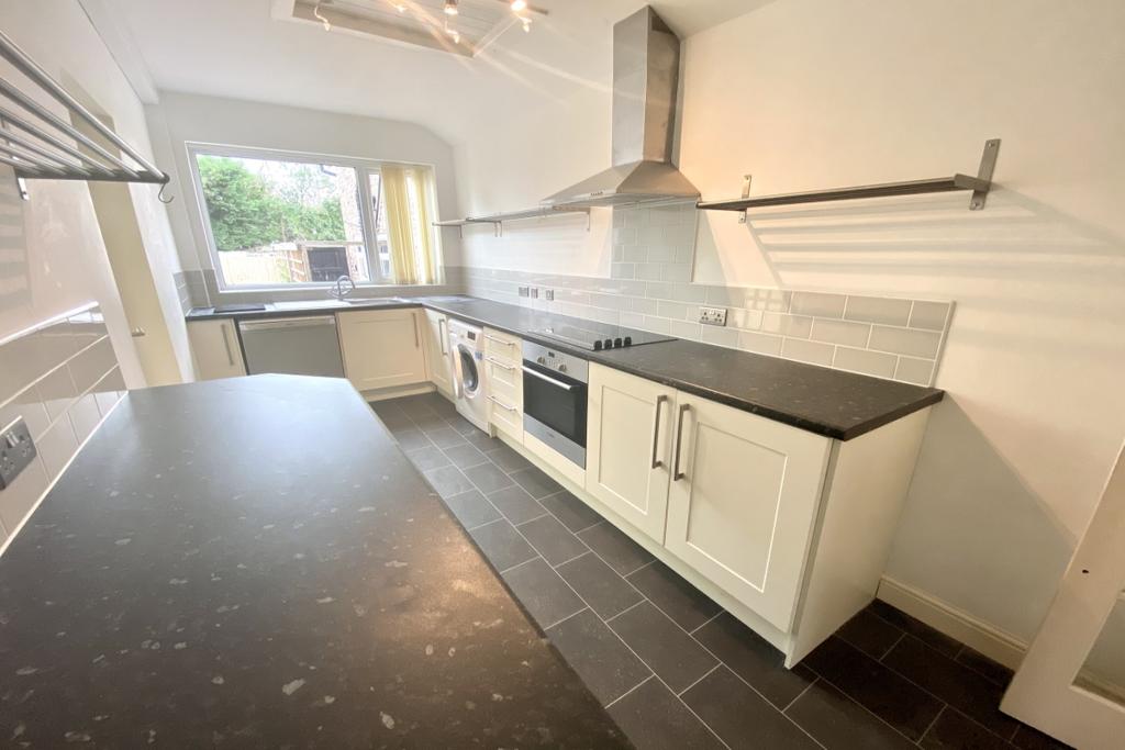 Kitchen / Dining Roo