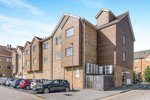 2 bedroom flat to rent, Gemstone Court, Sittingbourne ME10