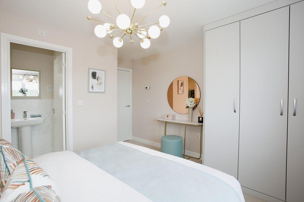 The main bedroom benefits from an en suite...