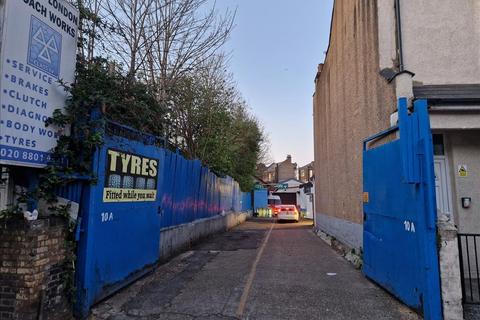 Garage to rent, 10 St. Loys Rd, Haringey, London, N17