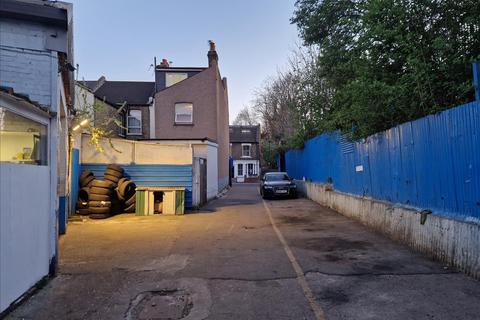 Garage to rent, 10 St. Loys Rd, Haringey, London, N17