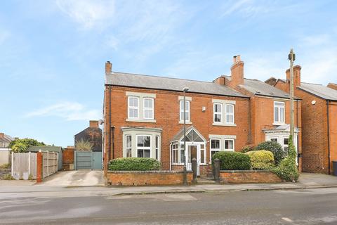 2 Manor Road, Chesterfield, S40 1HX