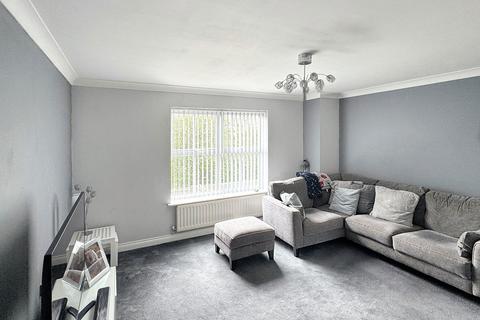 16 Mckinley Way, Widnes, WA8 9QH