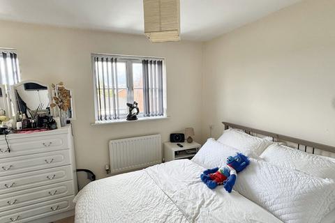 16 Mckinley Way, Widnes, WA8 9QH