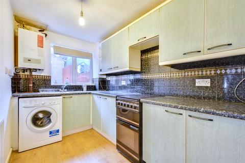 27 Gunn Close, Nottingham, NG6 7DY