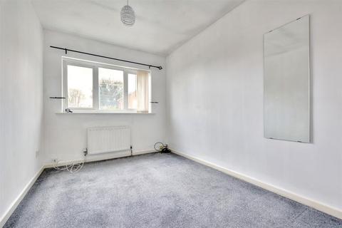27 Gunn Close, Nottingham, NG6 7DY