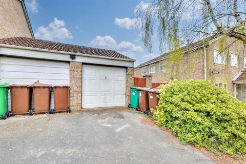 27 Gunn Close, Nottingham, NG6 7DY