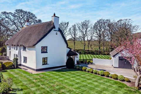 5 bedroom detached house for sale, Holsworthy Road, Hatherleigh, Okehampton, Devon