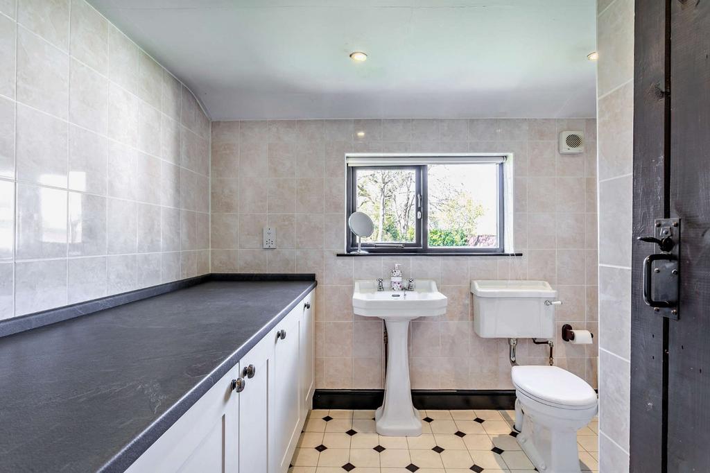 Utility/Shower Room