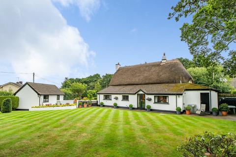 5 bedroom detached house for sale, Holsworthy Road, Hatherleigh, Okehampton, Devon