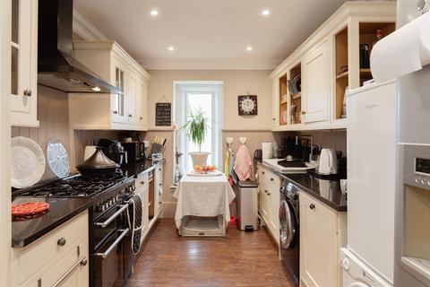 2 bedroom apartment for sale, Royal Earlswood Park, Redhill