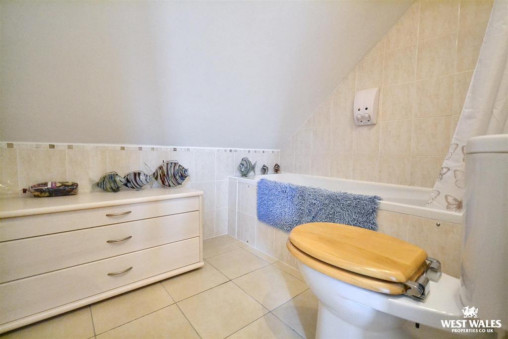 Ensuite bathroom