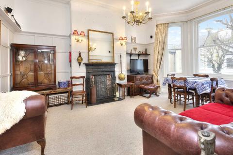2 bedroom flat to rent, Tisbury Road, Hove, BN3