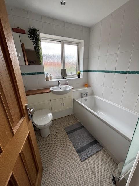 Boxwood Bath.jpg