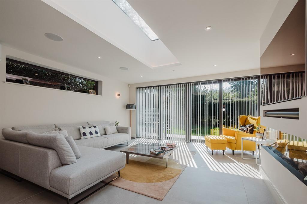 Living Dining Area