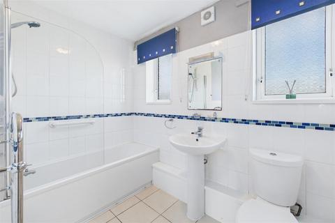 7 Carmython Court, Newquay, TR7 3AR