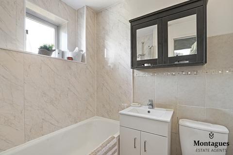 37 Hampden Close, North Weald, Epping, CM16 6JX