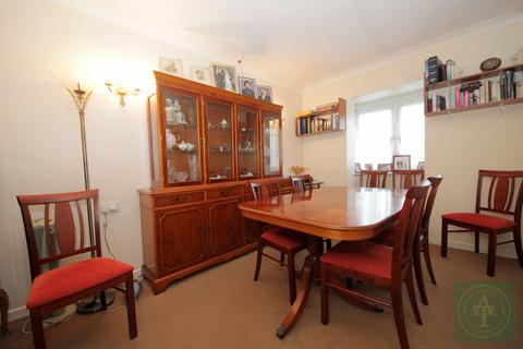 2 bedroom retirement property for sale, Woodmere Court, Avenue Road, N14