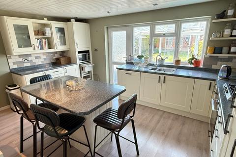 3 bedroom semi-detached house for sale, Kislingbury Road, Bugbrooke, Northampton, NN7 3QG