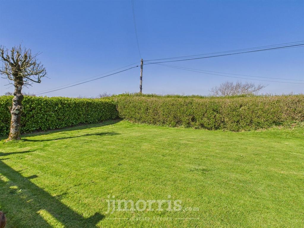 CAM02121 G0-PR0136-STILL002 - Copy - Copy -...