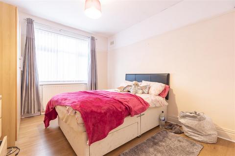 2 bedroom flat to rent, *August 2025* Benton Road, High Heaton, NE7