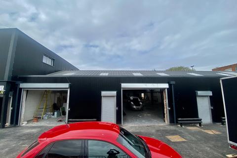 Warehouse to rent, Unit 3&4, Winster Grove Industrial Estate, Birmingham