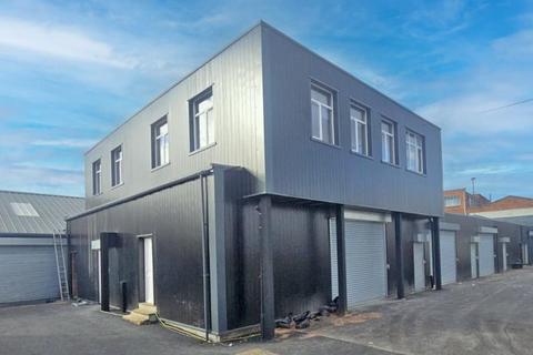 Warehouse to rent, Unit 3&4, Winster Grove Industrial Estate, Birmingham