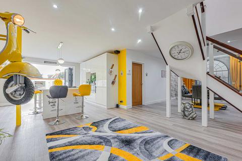 5 bedroom detached house for sale, Ashingdon Road, Rochford, SS4