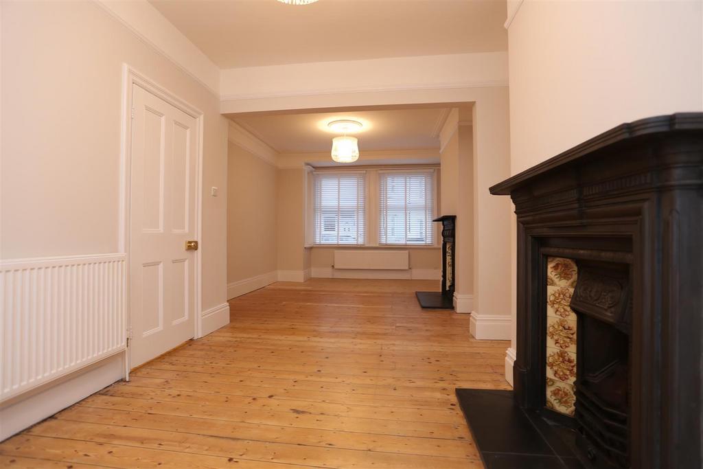 36 Shelley Road Living Room.JPG